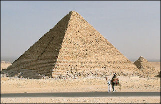 20120211-Gizeh Pyramid_of_Menkaure.jpg